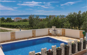  Amazing home in Kastel Stari with WiFi and 3 Bedrooms  Каштел Камбеловац